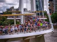 "Brisbane Skyline: A Stunning Blend of Modernity and Nature"