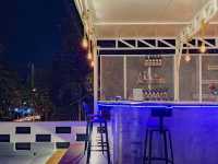 เป็นทั้ง คาเฟ่ และร้านอาหาร บางแสนที่นั่งชิลมาก