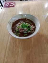 มากินก๋วยเตี๋ยวกัน ร้านก๋วยเตี๋ยวเรือกลางกรุง