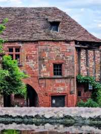 🏰 フランスの最も美しい赤い村：コロンジュ＝ラ＝ルージュ（Collonges-la-Rouge）