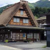五箇山 (Gokayama, Toyama) – 静かな秘境に佇む合掌造りの里