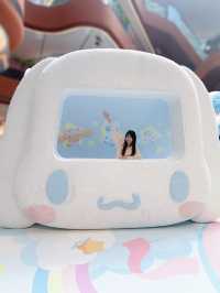 勁可愛玉桂狗😍Cinnamoroll ROLL OUT THE FUN 夢幻派對  嚟緊嘅復活節約定你嚟AIRSIDE狂玩特玩  ✨超吸睛5米高毛絨絨Cinnamoroll 及巨型波波池 ✨夢幻田徑