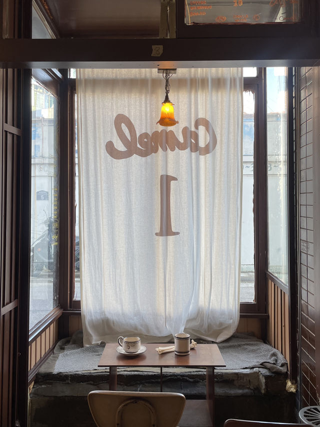 Camelcoffee色んな店舗あるけどソンスのこの店舗がダントツで店内可愛かった..