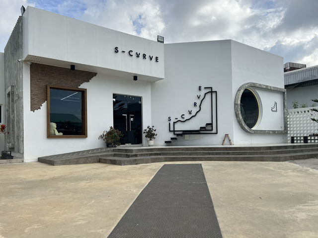 S-Curve Cafe ☕️
