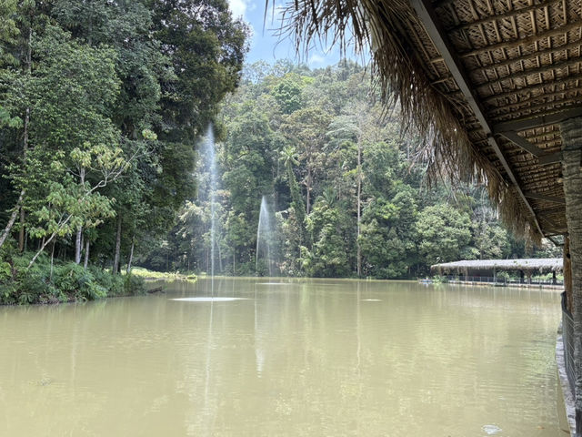 Veg Fish Farm Thai Restaurant, Lakeside Dining Experience in Hulu Langat