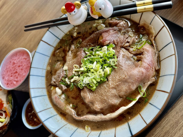 大立百貨9樓影城旁邊泰國美食（大港老船麵）好吃值得推薦大家