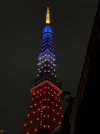 東京的兩種節奏：閃耀的鐵塔與靜靜盛開的街角櫻