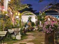 ร้านอาหารติดริมโขง