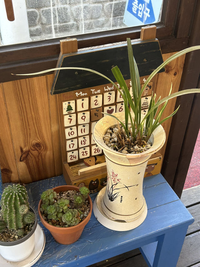 청주 수암골 언덕길 올라가다 만난 따뜻한 밥집 한 그릇🤍☀️