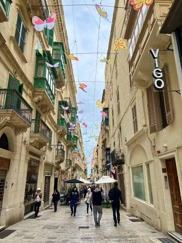 Wandering Through Valletta – Stone Streets & Sea Breezes