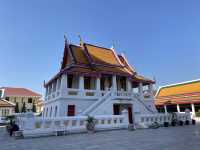 วัดกัลยาณมิตร – ไหว้หลวงพ่อโต ขอพรเสริมสิริมงคล