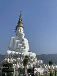 วัดพระธาตุผาซ่อนแก้ว – ไหว้พระเสริมบุญบนเขา