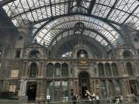 สถานีรถไฟAntwerp สวยสง่าล้ำค่าวัฒนธรรม