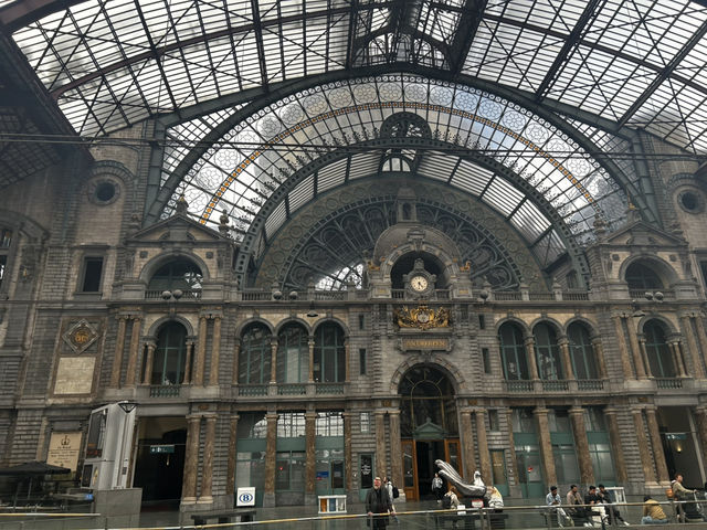 สถานีรถไฟAntwerp สวยสง่าล้ำค่าวัฒนธรรม