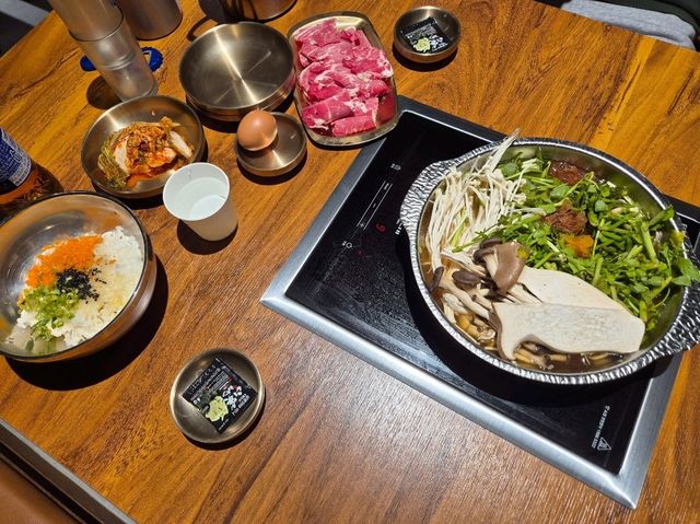샤브칼국수와 수육을 함께 맛볼 수 있는 충주 연수옥