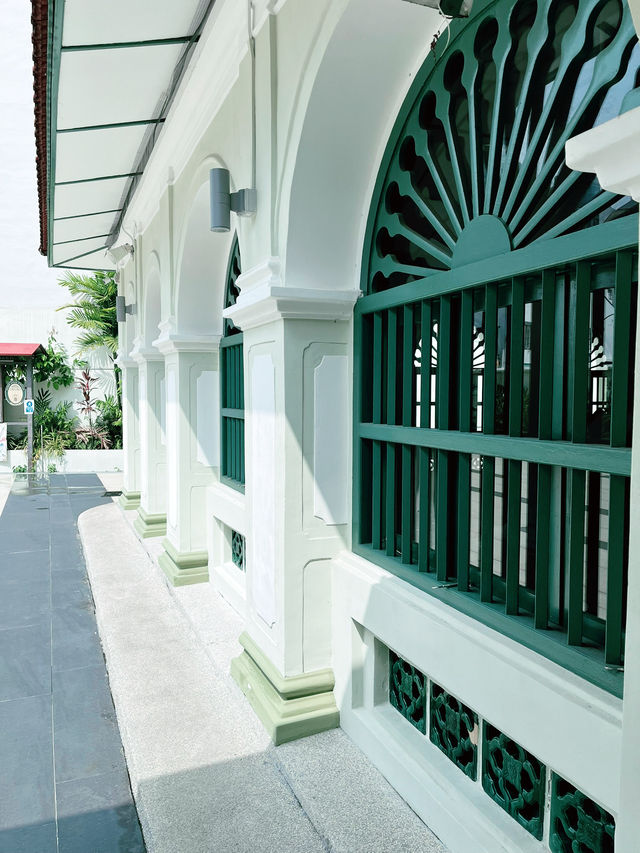 Day 4 in Singapore – A Peaceful Pause at Jamae Mosque