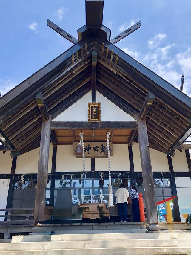 A Peaceful Walk Around Lake Tōya – Shrines, Cruises & Lakefront Feasts