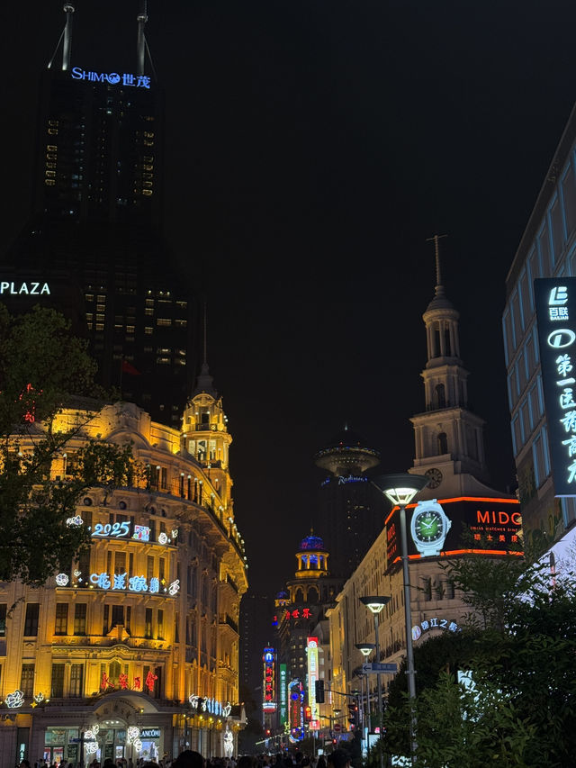 🌟🛍️ Nanjing Road – ถนนสายแสงไฟแห่งเซี่ยงไฮ้ 