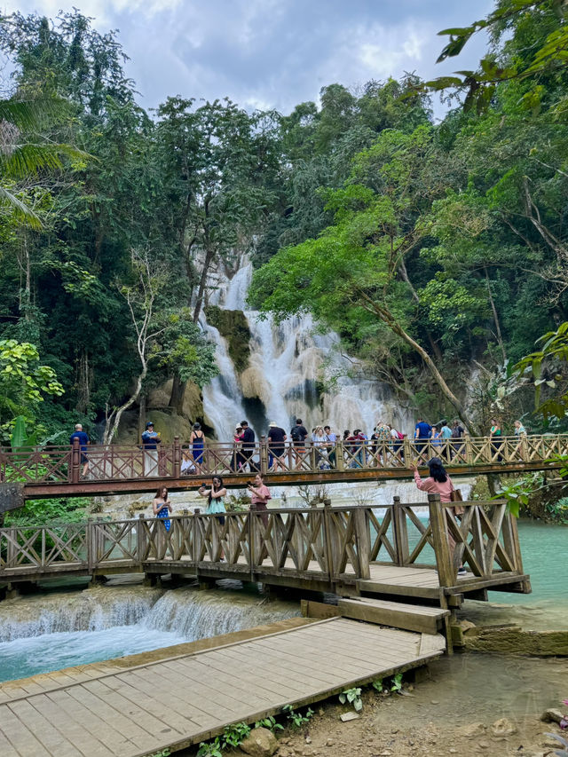 เที่ยวน้ำตกที่สวยที่สุด ในหลวงพระบาง🏞️💦 เที่ยวน้ำตกที่สวยที่สุด ในหลวงพระบาง🏞️💦