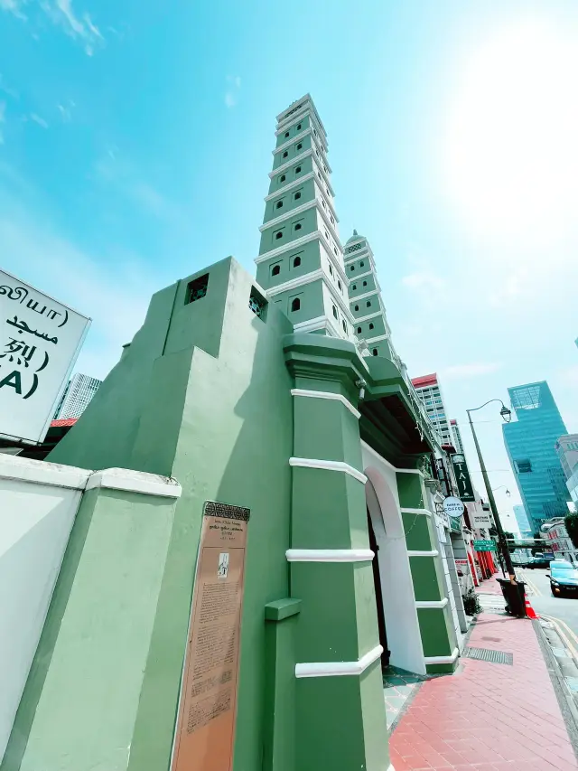 A Must-Visit in Singapore: Masjid Jamae (Chulia) in Chinatown