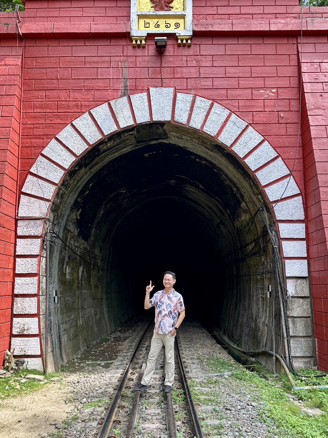 สัมผัสตำนานรถไฟสายประวัติศาสตร์ ท่ามกลางธรรมชาติ