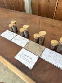 Lulalao Coffee: คาเฟ่คอกาแฟตัวจริงในหลวงพระบาง