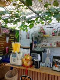 บ้านองุ่น Coffee