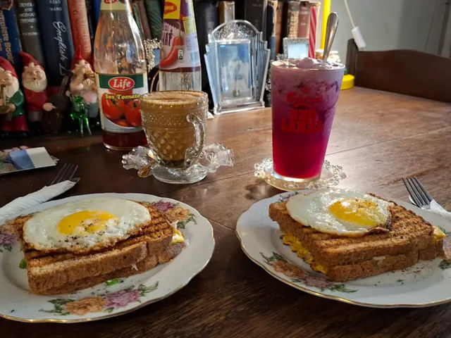 Vintage Green Cafe The Daughter
