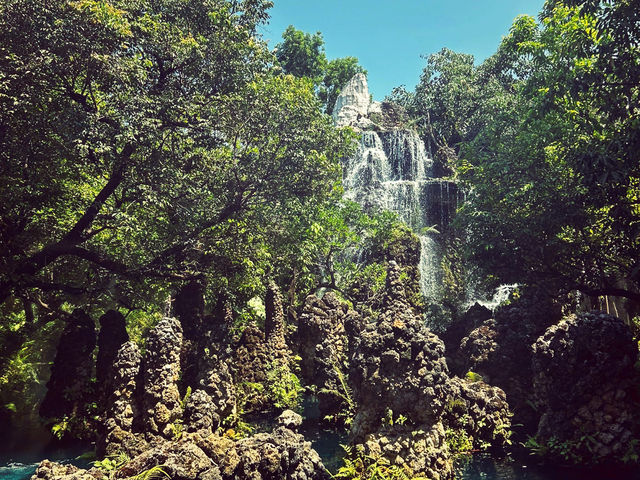 คาเฟ่ ที่อยู่บนดินในแดนดินสรวงสวรรค์