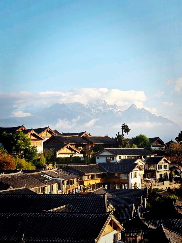 Dressed up and spend a day in lijiang ancient city