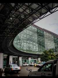 旅の始まりにふさわしい門✨金沢駅鼓門で感動の一枚を📸
