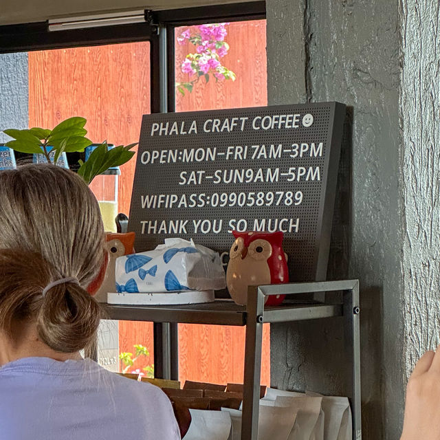 คาเฟ่วิวทะเล🧜‍♂️ Phala craft Coffee Roaster 