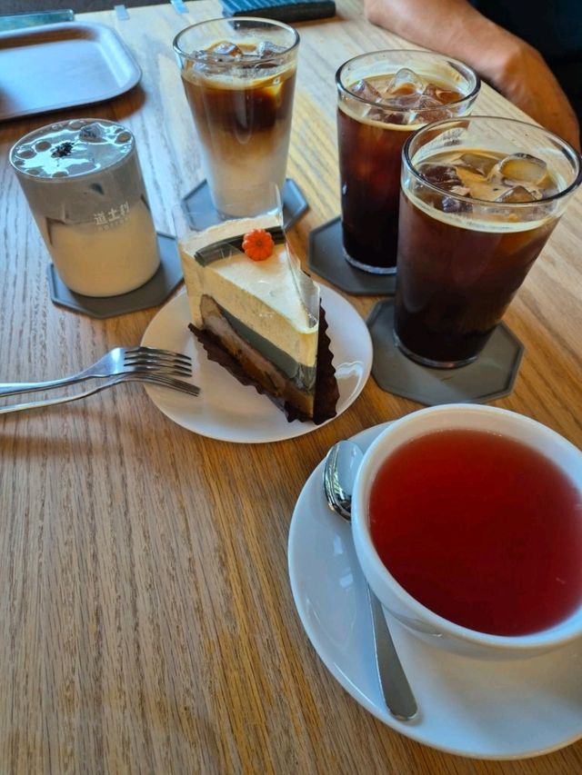 예술이 흐르는 갤러리카페 기장 도토리 로스터스(DOTORI ROASTERS)