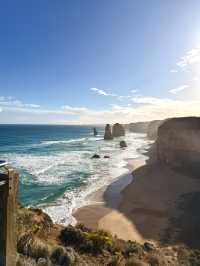 Ticked off one of Melbourne’s must-do experiences — the Great Ocean Road day tour! 🌊🚐 