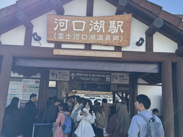 🏞️✨河口湖小旅行｜富士山的藍與金🌟