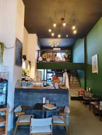 Chill Vibes at MonAmi Cafe!