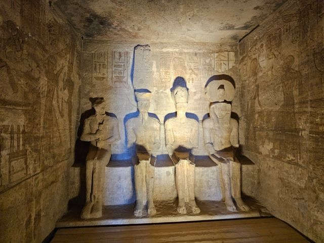 🛕 사막 끝에서 만난 이집트의 기적 – 아부심벨 신전 🇪🇬