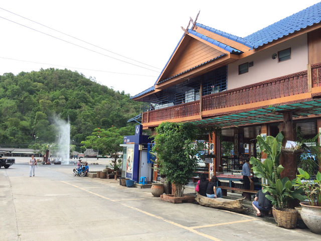 🌿 Relaxing Interlude at Mae Kachan Hot Springs (Chiang Rai)
