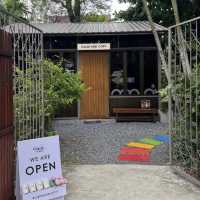 Calm and Coff Cafe 