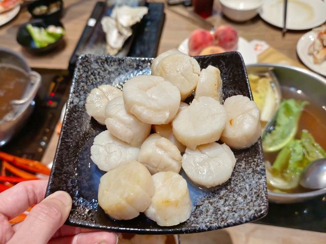孫太太。私料。慢火鍋-桃園總店 ，帝王蟹吃到飽
