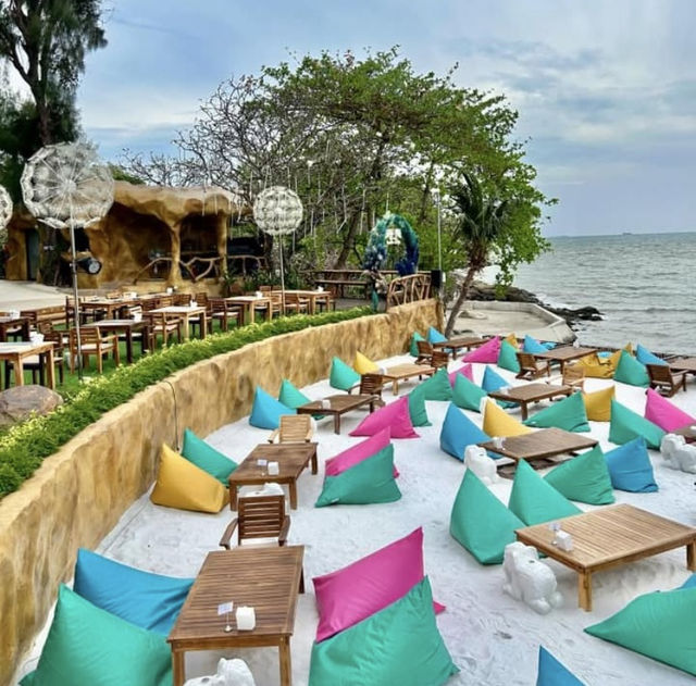 Good Old Sea – คาเฟ่สุดชิลล์ริมชายหาด ณ นาจอมเทียน
