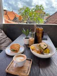 Secret Spot! Bali’s Cozy Corner of Clean Eating