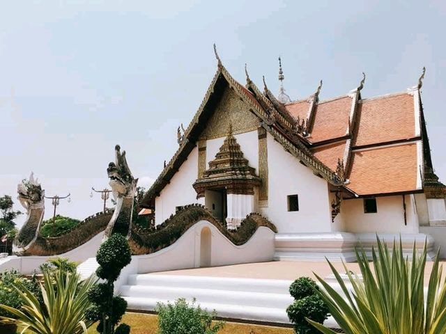 วัดภูมินทร์ น่าน ลอดใต้ท้องพญานาค