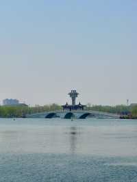 Mirror of the City – A Breezy Stroll Around Baogong Lake