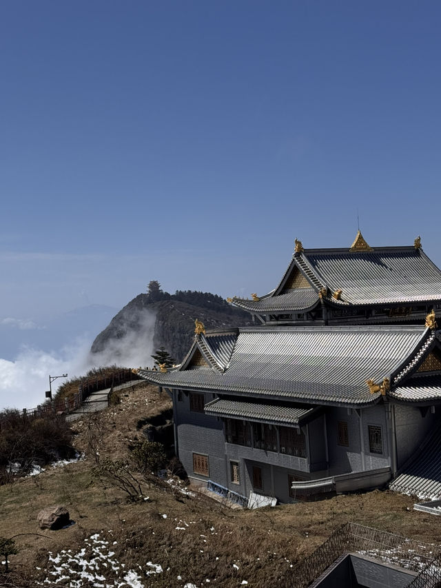 1 Day trip to the sacred Mt. Emei 