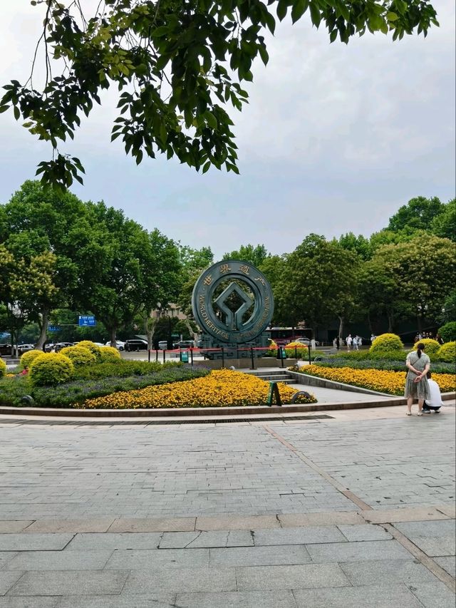 Ancient Yongjin Gate – Where West Lake's Waters Once Flowed into Hangzhou