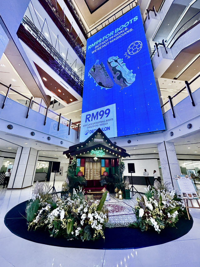 🛍️ Understated Luxury at Shoppes at Four Seasons Place