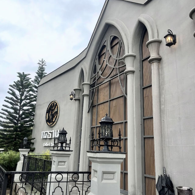 おとぎ話の中に入り込んだようなカフェ「Nitan Coffee’s Tale Pattaya」🇹🇭