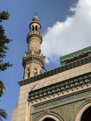 🕌 Quiet sacredness, strolling through the mosques of Egypt 🌾