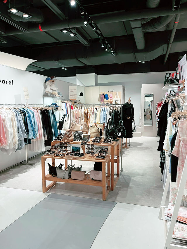 Meet @ Eslite: Trendy Hangout for Style, Bites & Insta Moments 